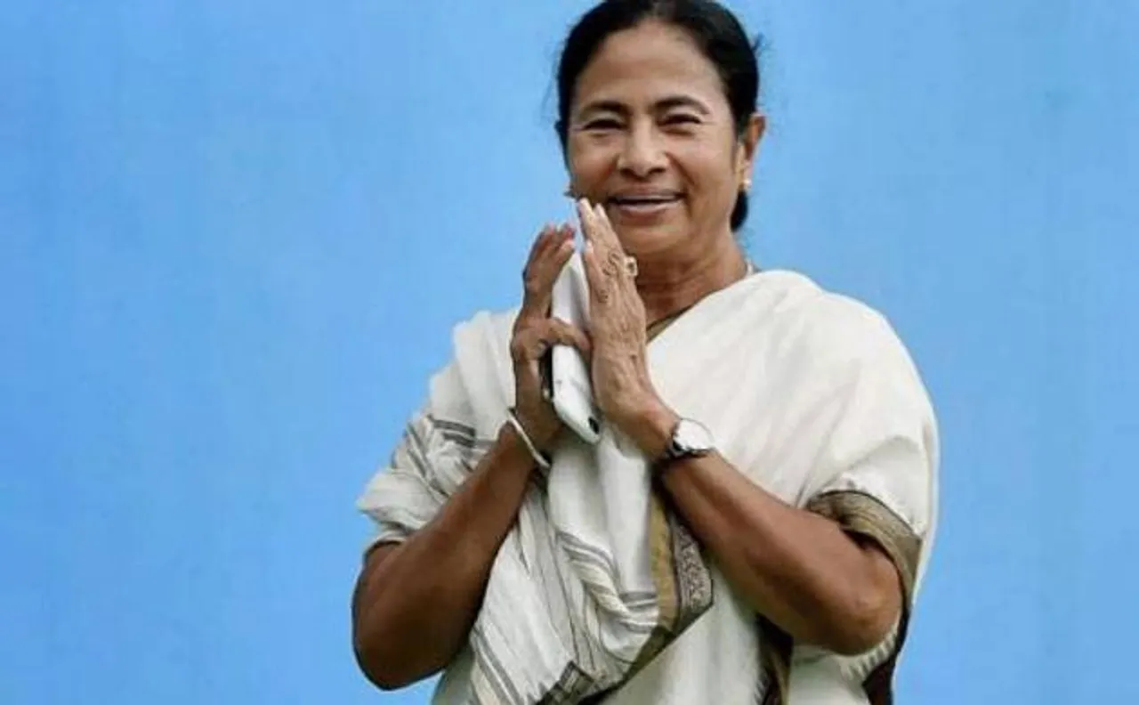 ममता बनर्जी दिल्ली में, BJP के खिलाफ गठबंधन पर सोनिया और पवार से करेंगी मुलाकात