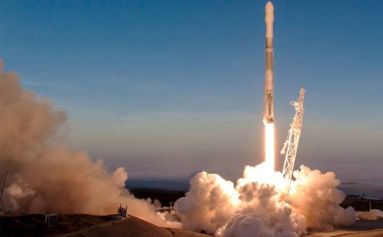SpaceX ने 10 संचार उपग्रह किये लॉन्च, मगर 60 लाख डॉलर का नोज कोन दुर्घटनाग्रस्त