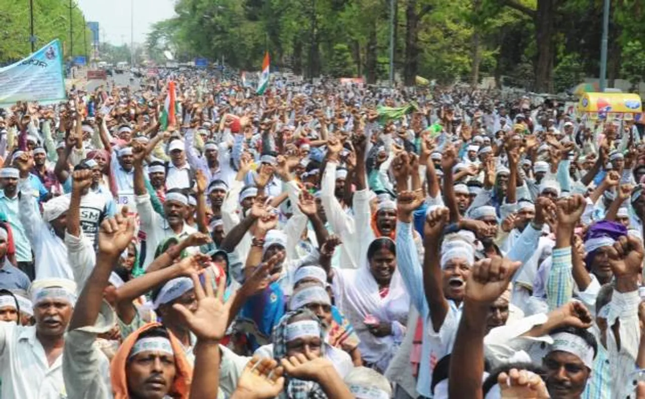 गुजरात : जमीन अधिग्रहण के खिलाफ सड़कों पर किसान, 60 गिरफ्तार, कई घायल