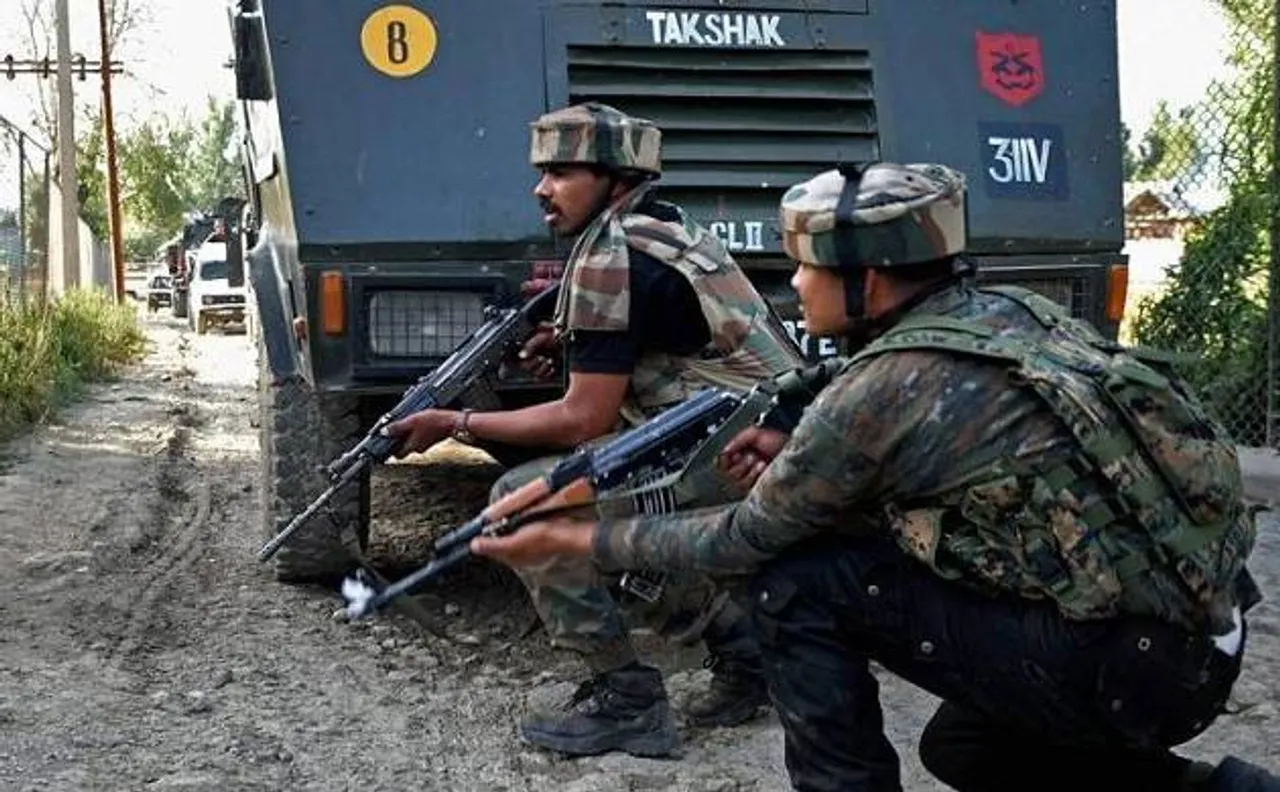जम्मू-कश्मीरः ताबड़तोड़ एनकाउंटर से हिली घाटी, अब तक 11 आतंकी ढेर