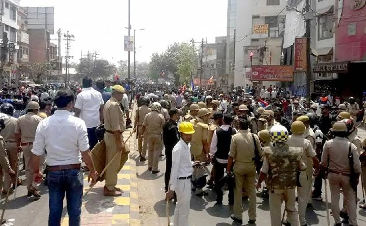 भारत बंद:  हिंसक हुआ दलितों का देशव्यापी आंदोलन, 9 मरे