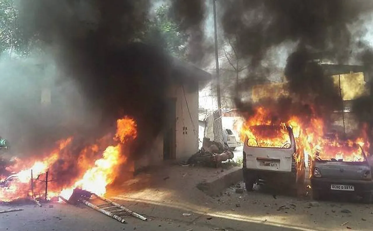 दलित आंदोलन: मध्यप्रदेश में बदतर हुए हालात, 5 की मौत कई घायल, कर्फ्यू लागू - बुलाई गई सेना