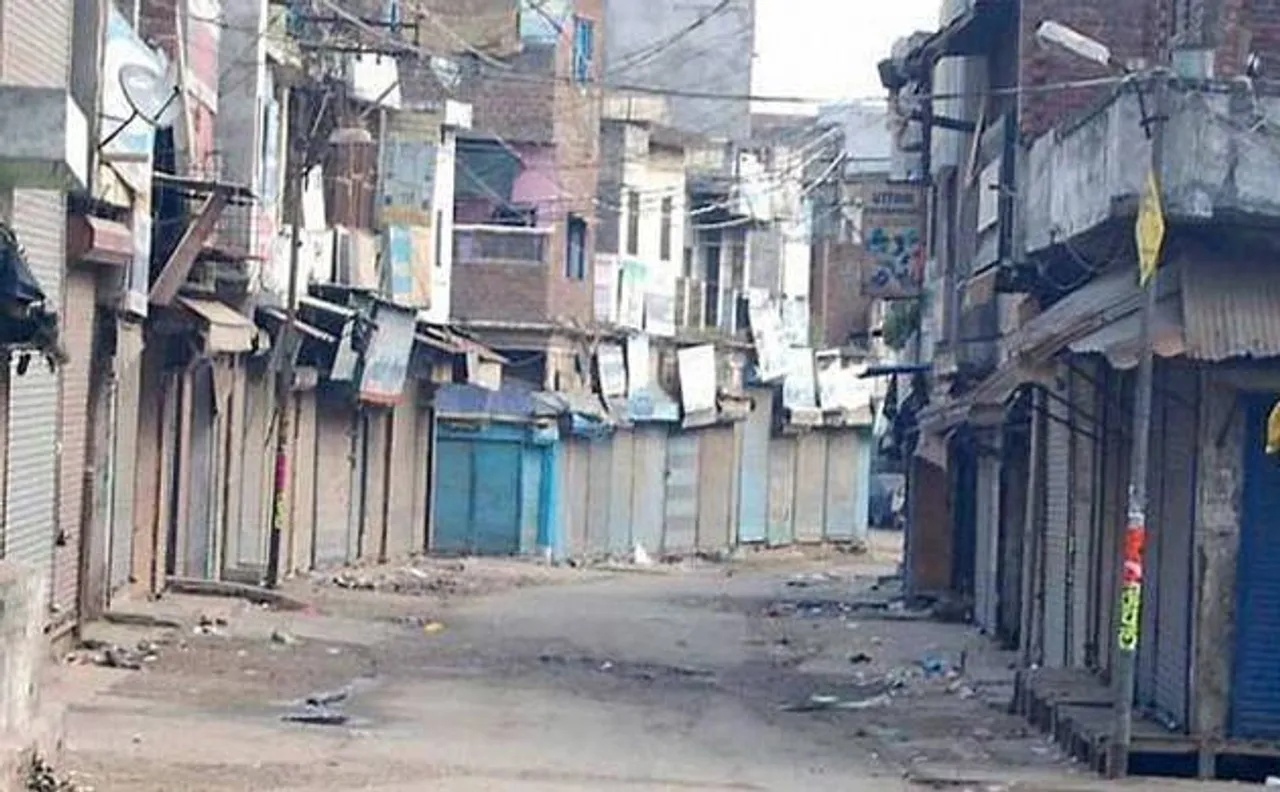 भारत बंद के दौरान हुई हिंसा के बाद स्थिति में सुधार, मध्य प्रदेश और राजस्थान के कुछ इलाकों में कर्फ्यू जारी