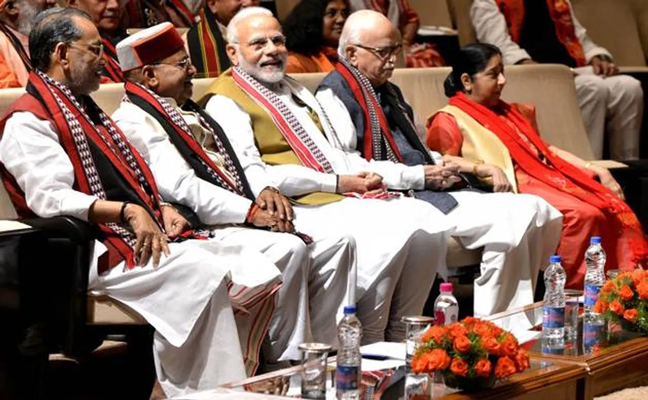 संसद में हंगामा : विपक्ष को शर्मसार करने के लिए 23 दिनों की सैलरी नहीं लेंगे BJP और NDA सांसद