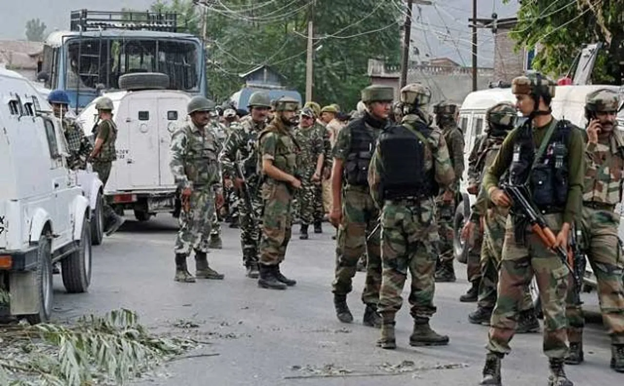 जम्मू-कश्मीर : शोपियां में आतंकियों ने CRPF पोस्ट पर किया हमला, गोलीबारी जारी