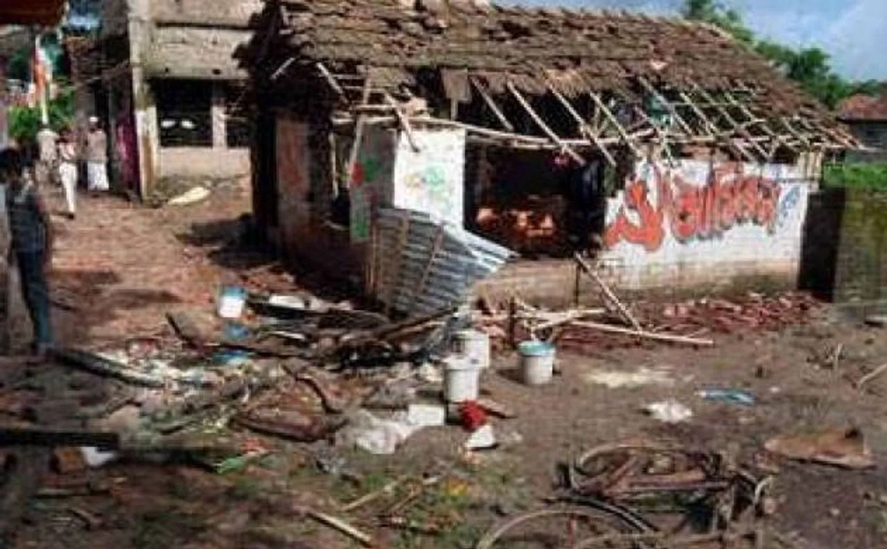 पश्चिम बंगाल पंचायत चुनाव में भड़की हिंसा, दिग्गज CPM नेता बासुदेब आचार्य घायल