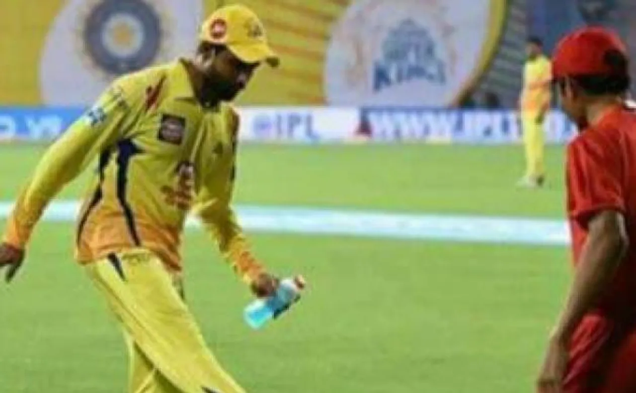 IPL 2018: जडेजा पर प्रदर्शकारियों ने फेंके जूते, डु प्लेसी को आया गुस्सा