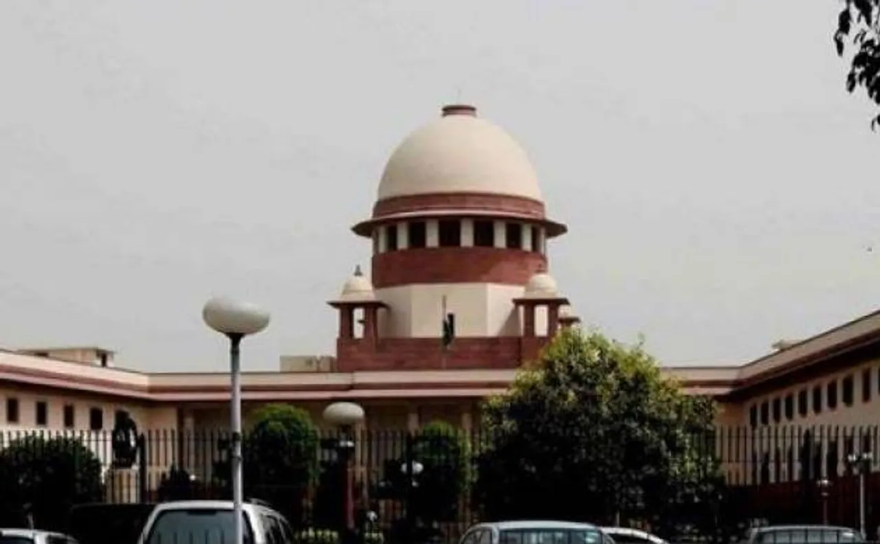 SC ने सरकार से पूछा, आधार से मनी लांड्रिंग पर अंकुश कैसे लगेगा