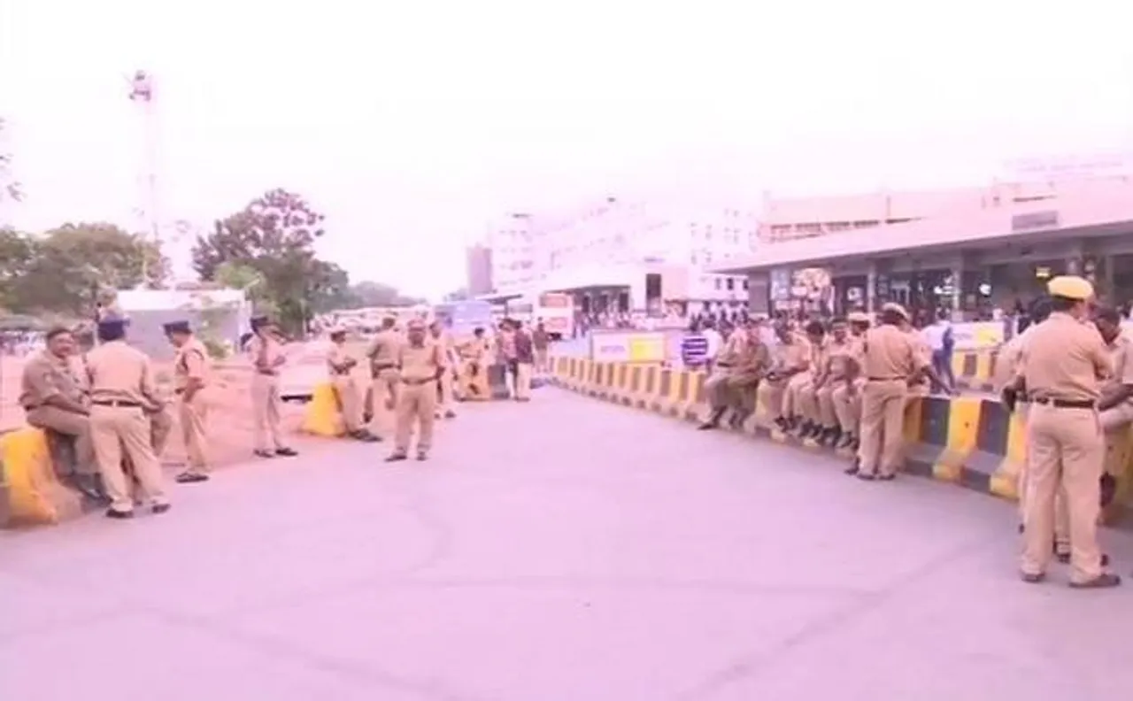 आंध्र प्रदेश के विशेष दर्जे की मांग पर आज राज्यव्यापी बंद, सुबह से सड़कों पर प्रदर्शनकारी