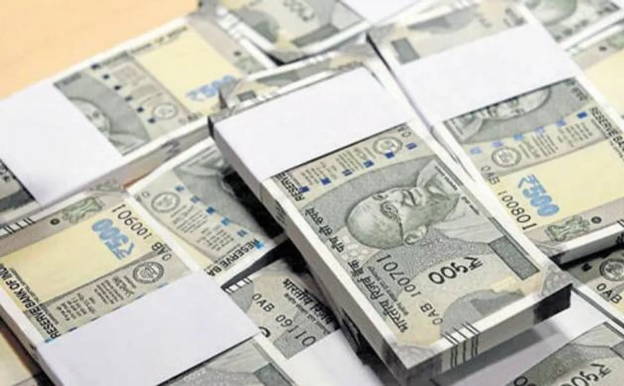 नोटबंदी के बाद देश में नकदी संकट, 500 के नोटों की छपाई पांच गुणा बढ़ाएगी सरकार