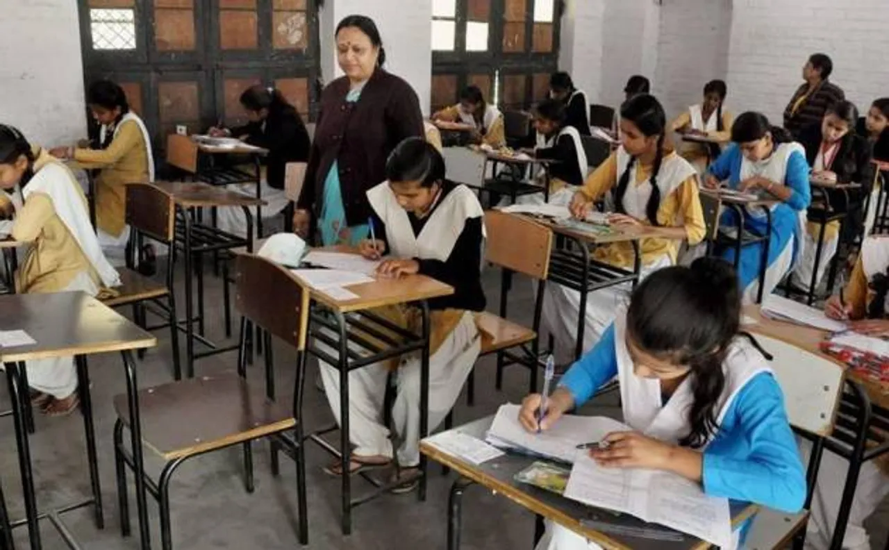 CBSE के 6 लाख विद्यार्थी बुधवार को दोबारा देगें अर्थशास्त्र की परीक्षा