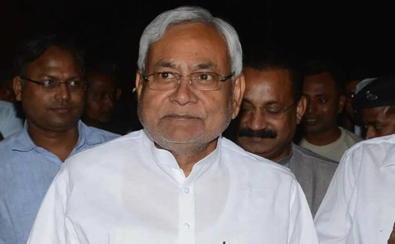 बिहार में बड़े पैमाने पर आईएएस, आईपीएस अधिकारियों का फेरबदल