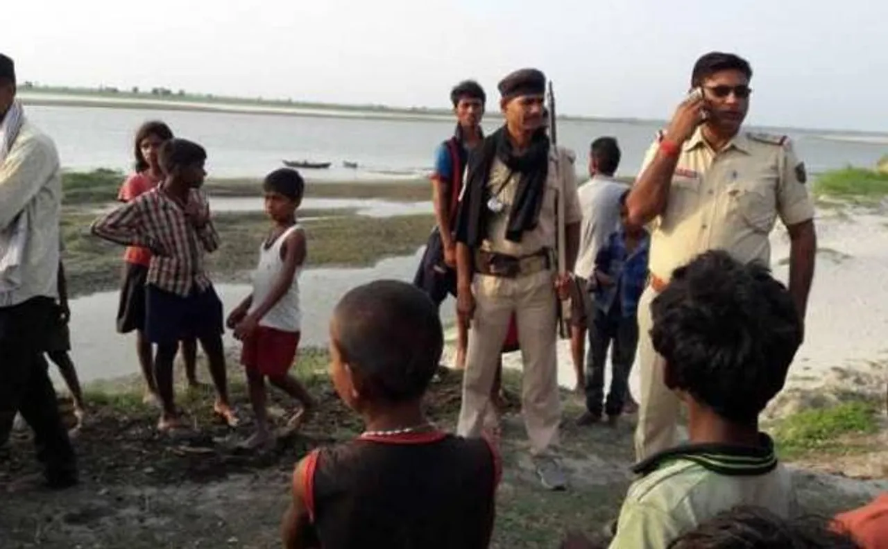 बिहार: भागलपुर के कोसी नदी में पलटी नाव, आठ की मौत, सात को बचाया