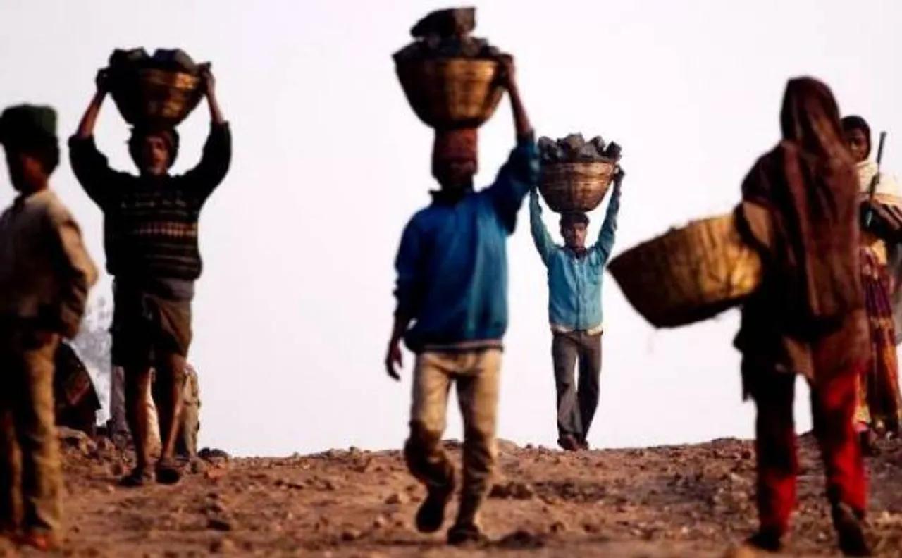 Labour Day 2018: ई-युग में श्रमिकों की जरूरत लगभग खत्म