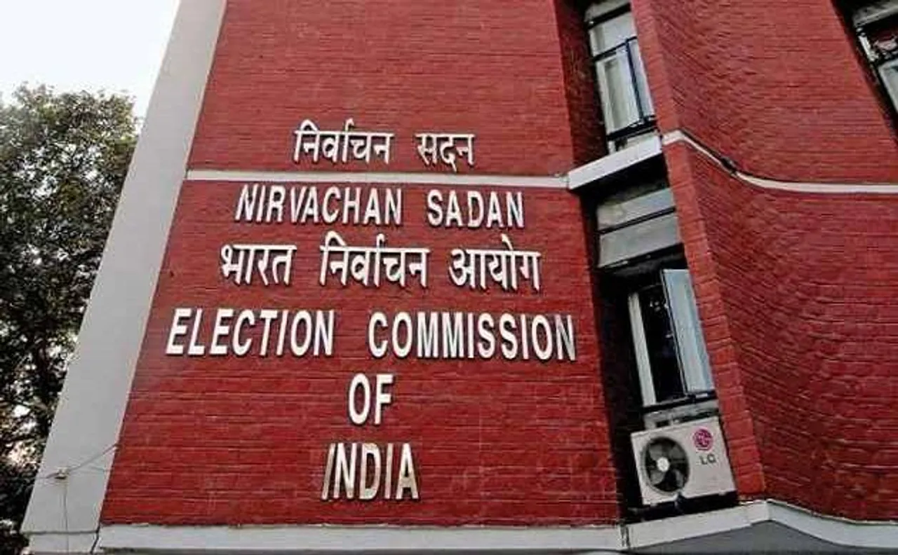 कर्नाटक चुनाव: बीजेपी ने कांग्रेस पर सांप्रदायिक कार्ड खेलने का लगाया आरोप, चुनाव आयोग से की शिकायत