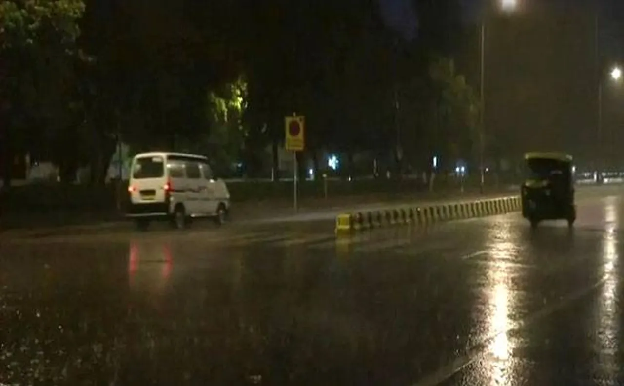 राजस्थान में आंधी-तूफान से 22 की मौत, दिल्ली में ट्रैफिक-उड़ानें हुईं प्रभावित