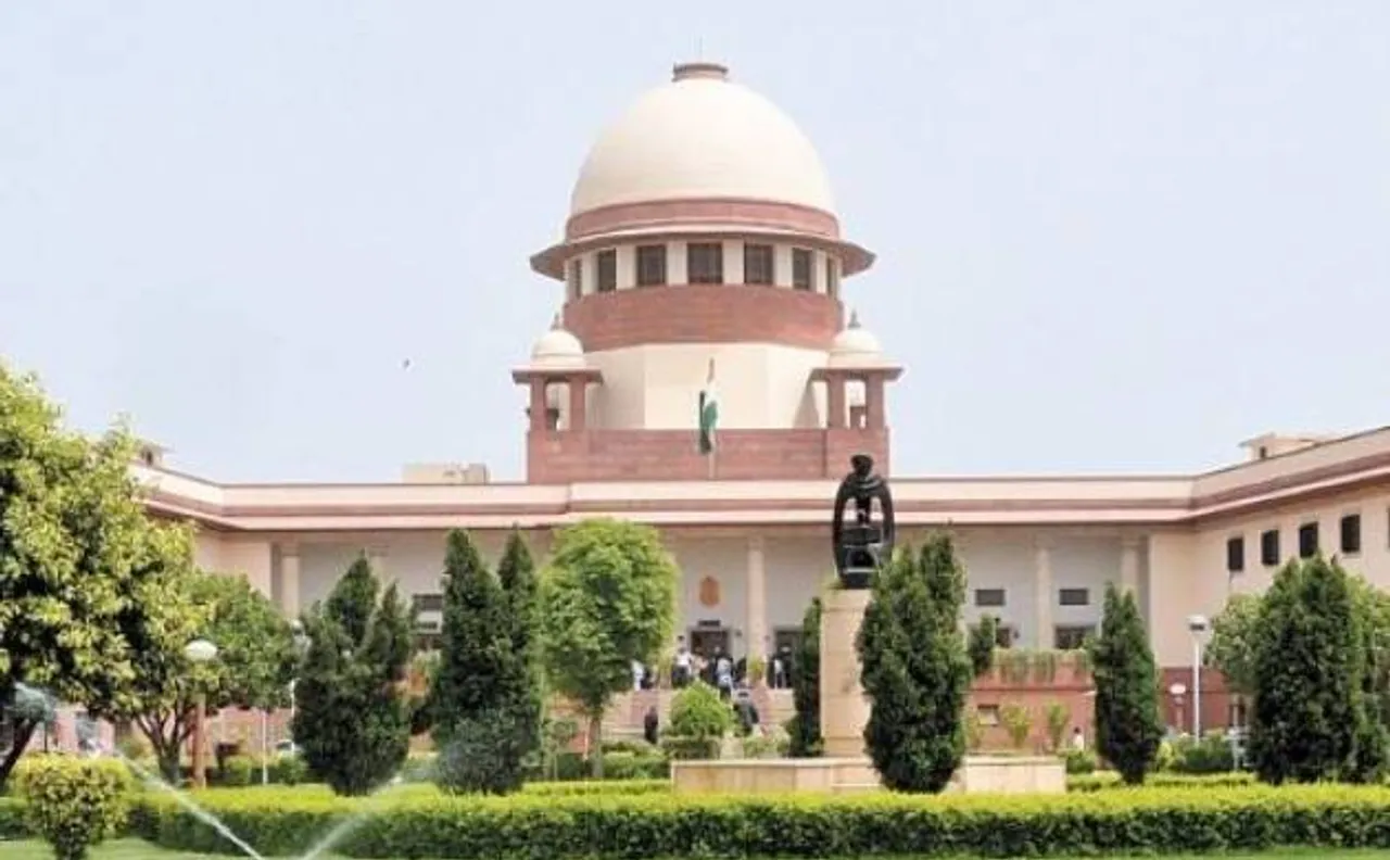 सुप्रीम कोर्ट एससी-एसटी एक्ट के पुराने फैसले पर अटल, ठुकराया केंद्र का प्रस्ताव