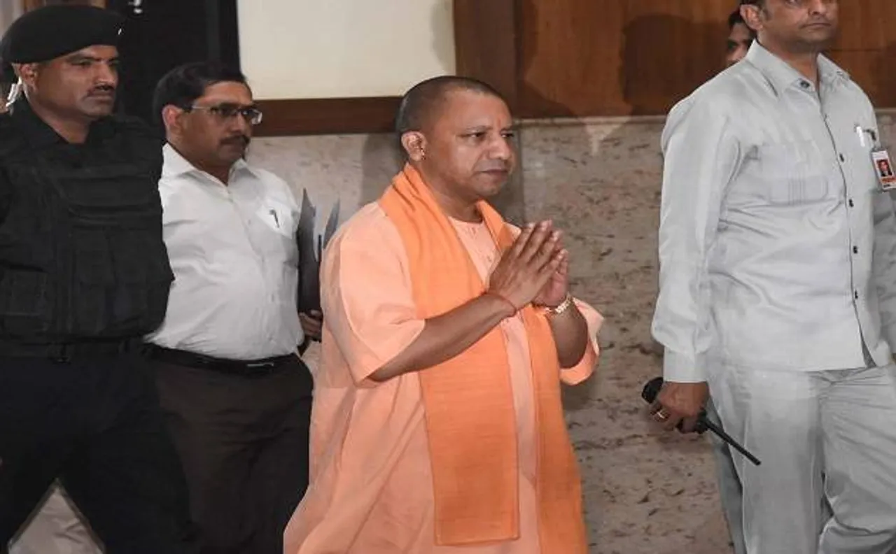 अखिलेश के तंज के बाद कर्नाटक दौरा बीच में छोड़ आज रात यूपी लौटेंगे योगी, तूफान प्रभावित क्षेत्र का करेंगे दौरा