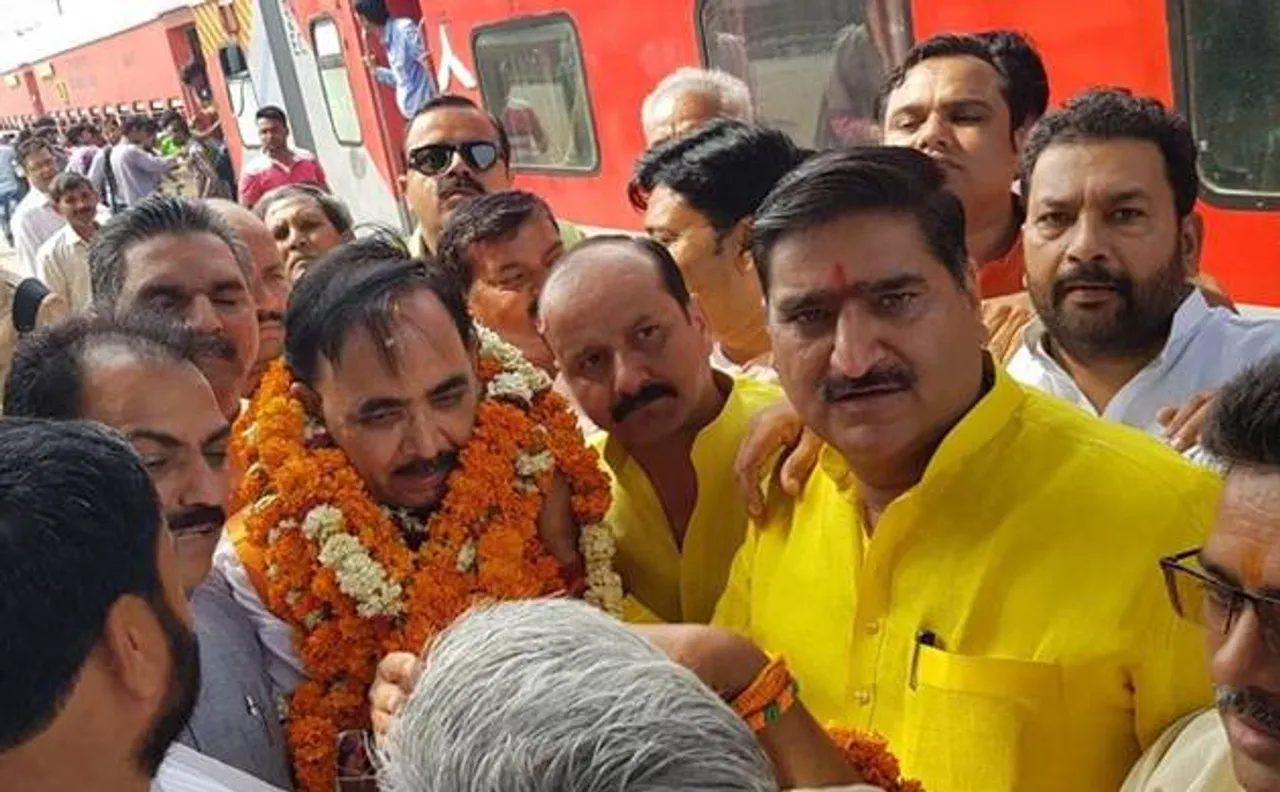 BJP सांसद का आदेश- राजधानी रोक दो, 10 मिनट में वैशाली एक्सप्रेस चाहिए