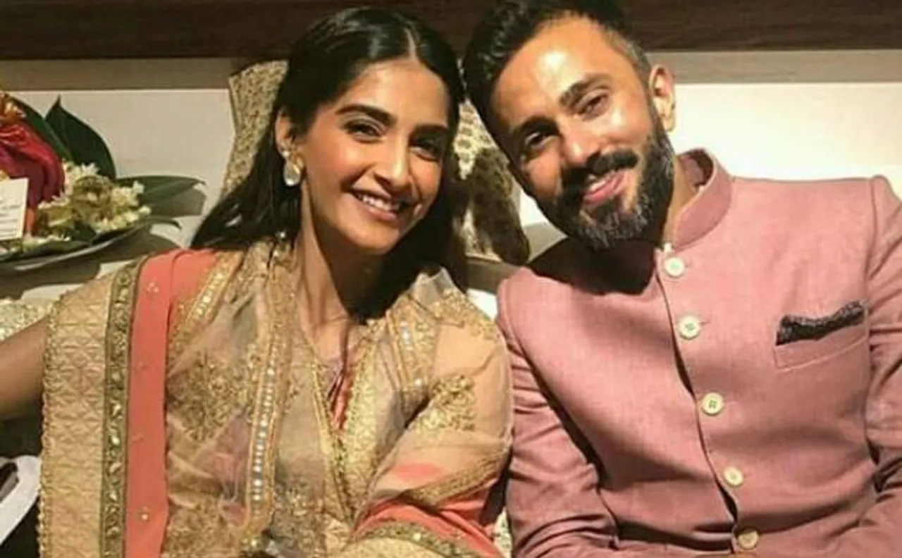 सोनम के हाथों में रच गई आनंद के नाम की मेहंदी, इस खूबसूरत ड्रेस में नजर आए होने वाले दूल्हा-दुल्हन