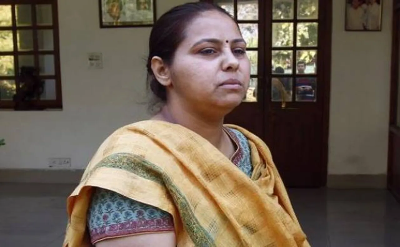 मनी लॉन्ड्रिंग मामले में लालू की बेटी-दामाद कोर्ट में पेश