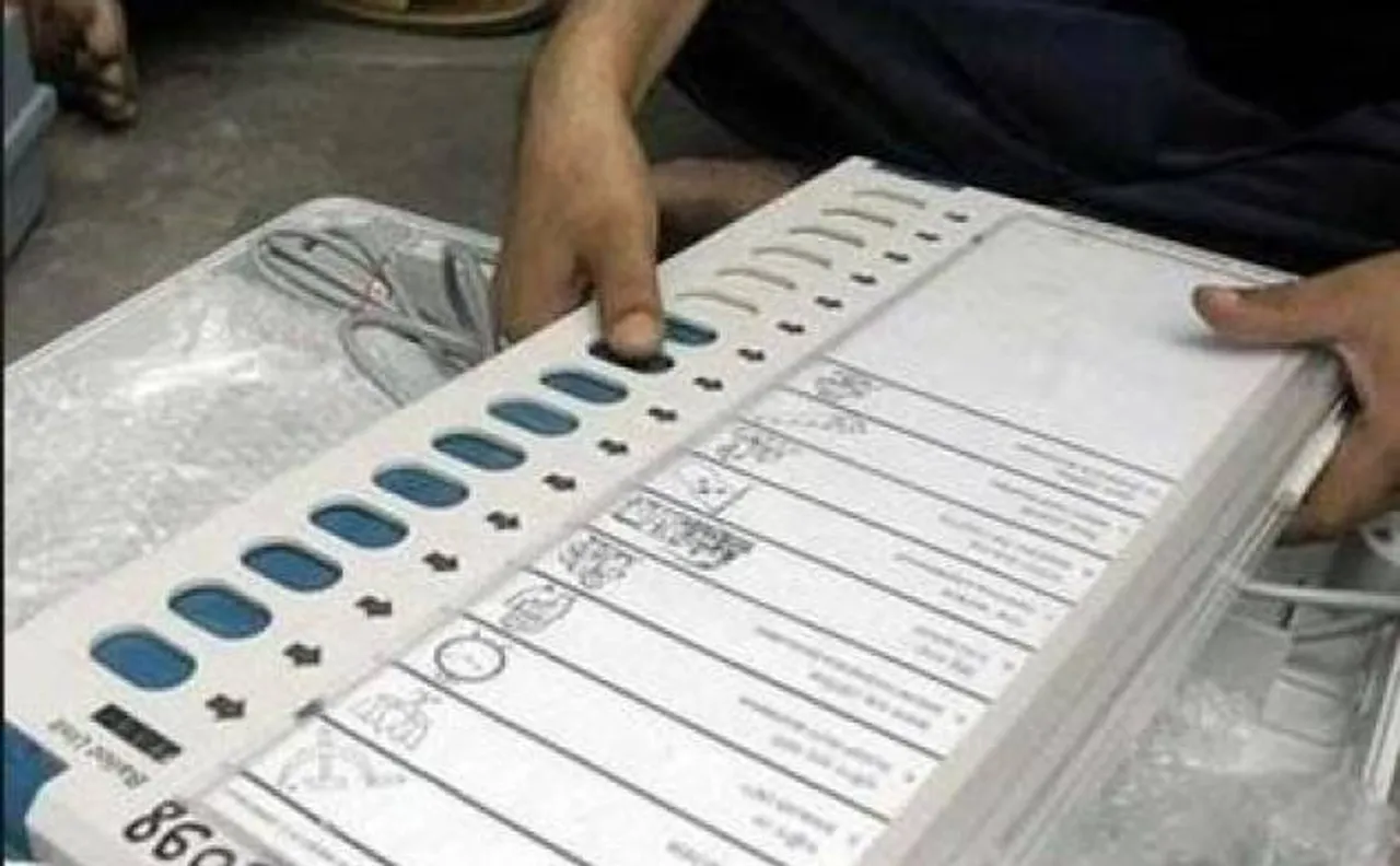 कर्नाटक चुनाव 2018 : 1985 के बाद हर पांच साल में बदली सरकार, जानिए इतिहास