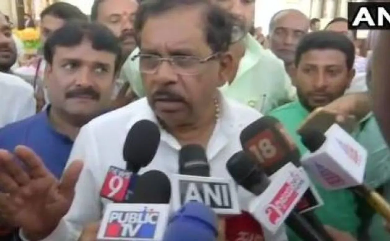 कर्नाटक चुनाव: फ्लाइट लेट होने से 12 विधायक बैठक में देर से पहुंचे, सभी MLA'S हमारे साथ- कांग्रेस