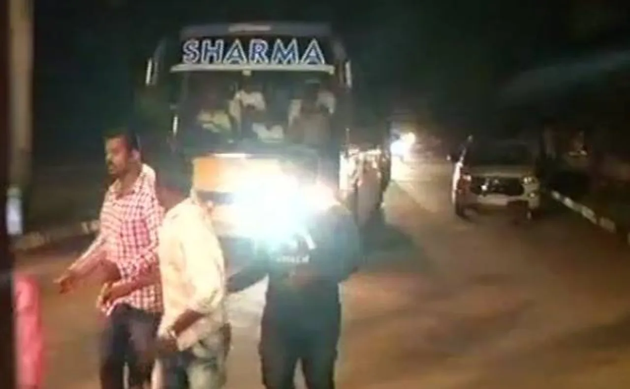 कर्नाटक Live: कांग्रेस-जेडीएस के विधायक बेंगलुरू से हैदराबाद लाए गए