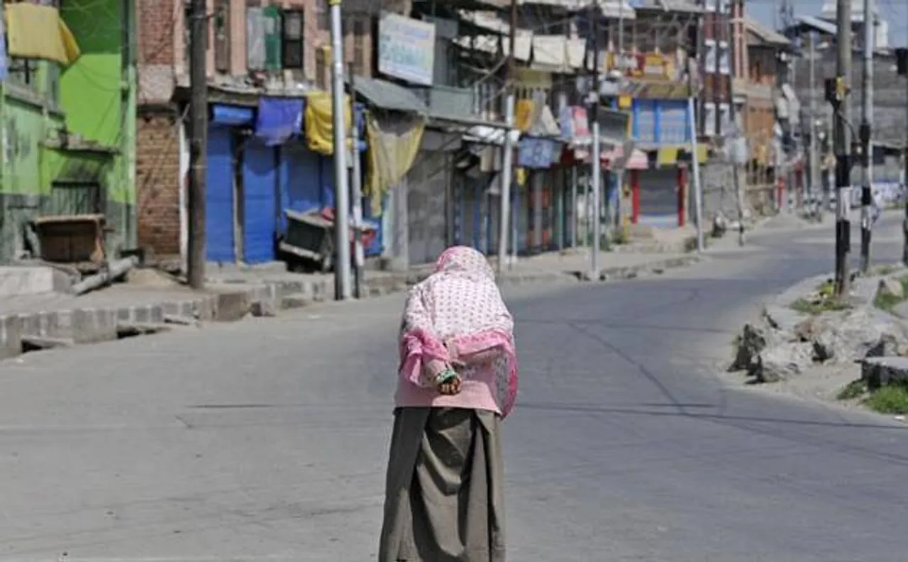 जम्मू-कश्मीर: पीएम मोदी के दौरे के विरोध में अलगाववादियों का बंद, घाटी में जनजीवन प्रभावित