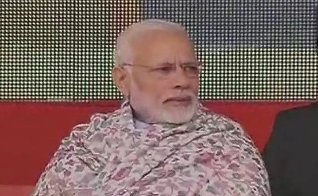लेह पहुंचे पीएम मोदी, बोले- विकास कार्यों से आएगी राज्य में सकारात्मकता
