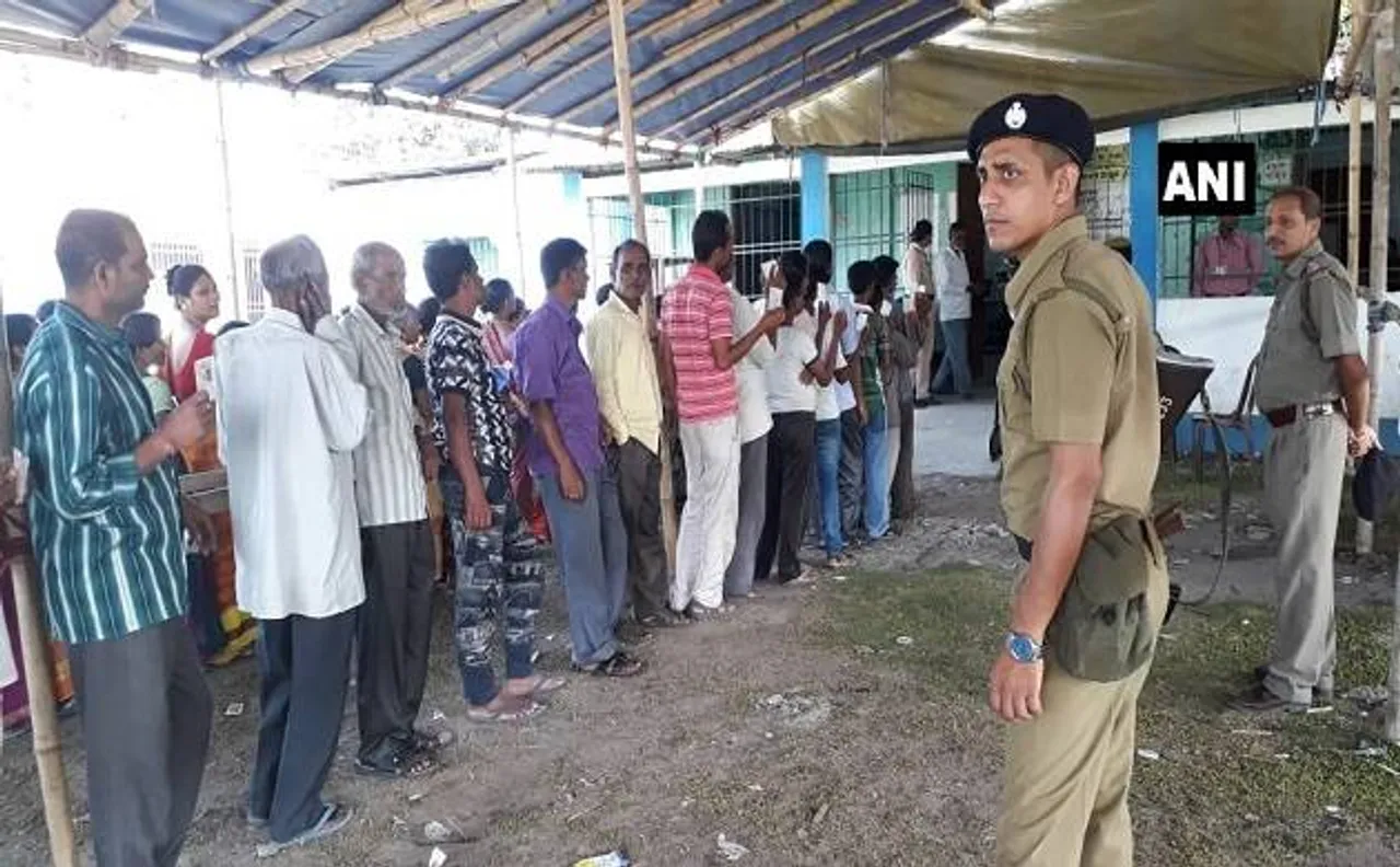 बंगाल पंचायत चुनाव: जलपाईगुड़ी के दो बूथों पर दोबारा मतदान जारी