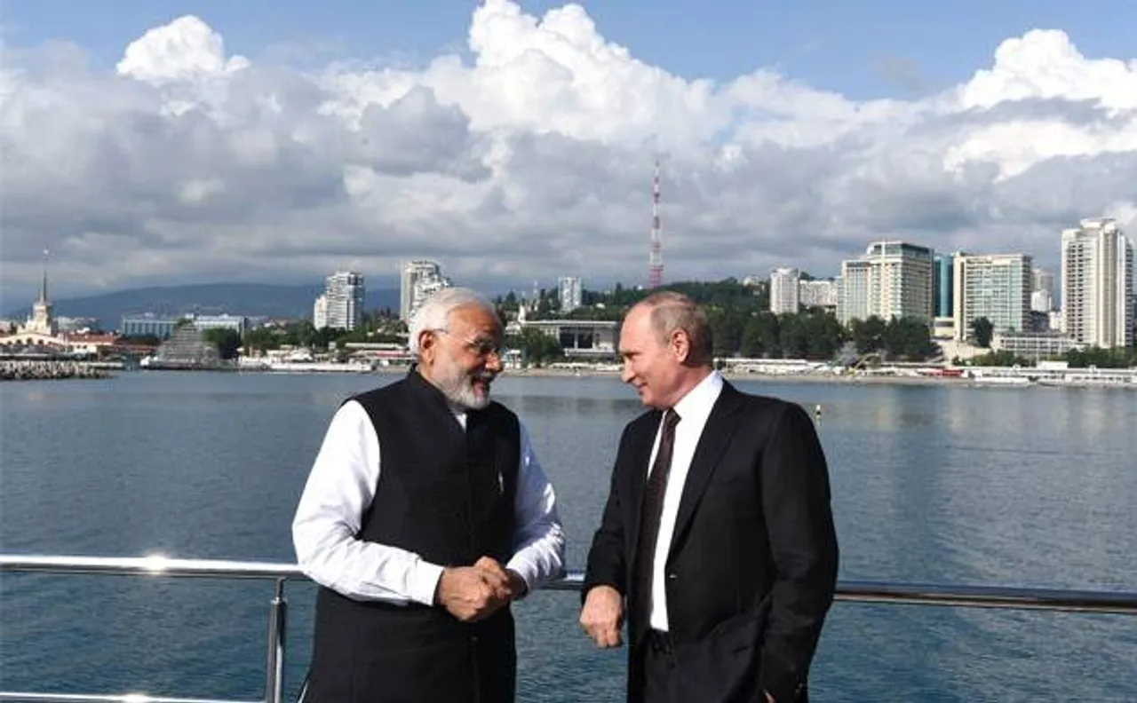 सोची में राष्ट्रपति पुतिन से मिले पीएम मोदी, कहा- SCO में स्थायी सदस्यता दिला सकता है रूस