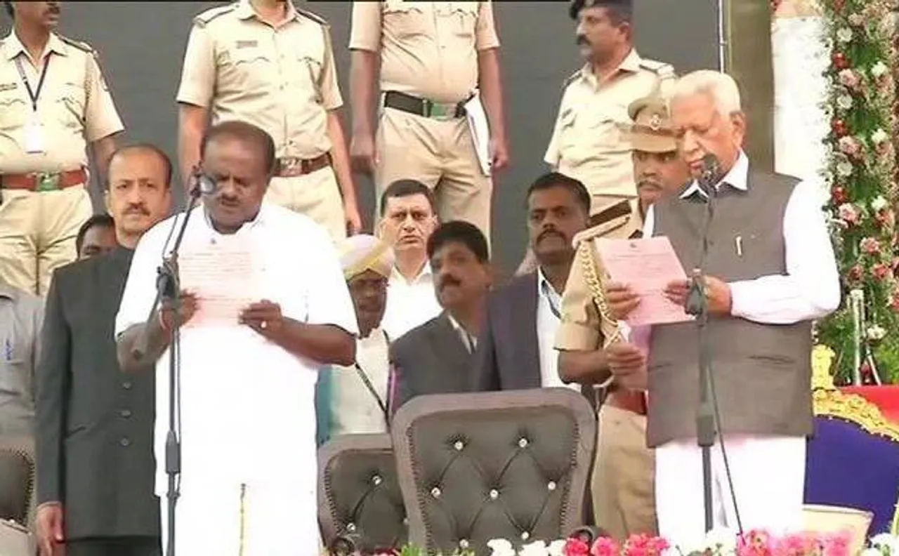 कुमारस्वामी ने ली सीएम पद की शपथ, पीएम मोदी ने दी बधाई