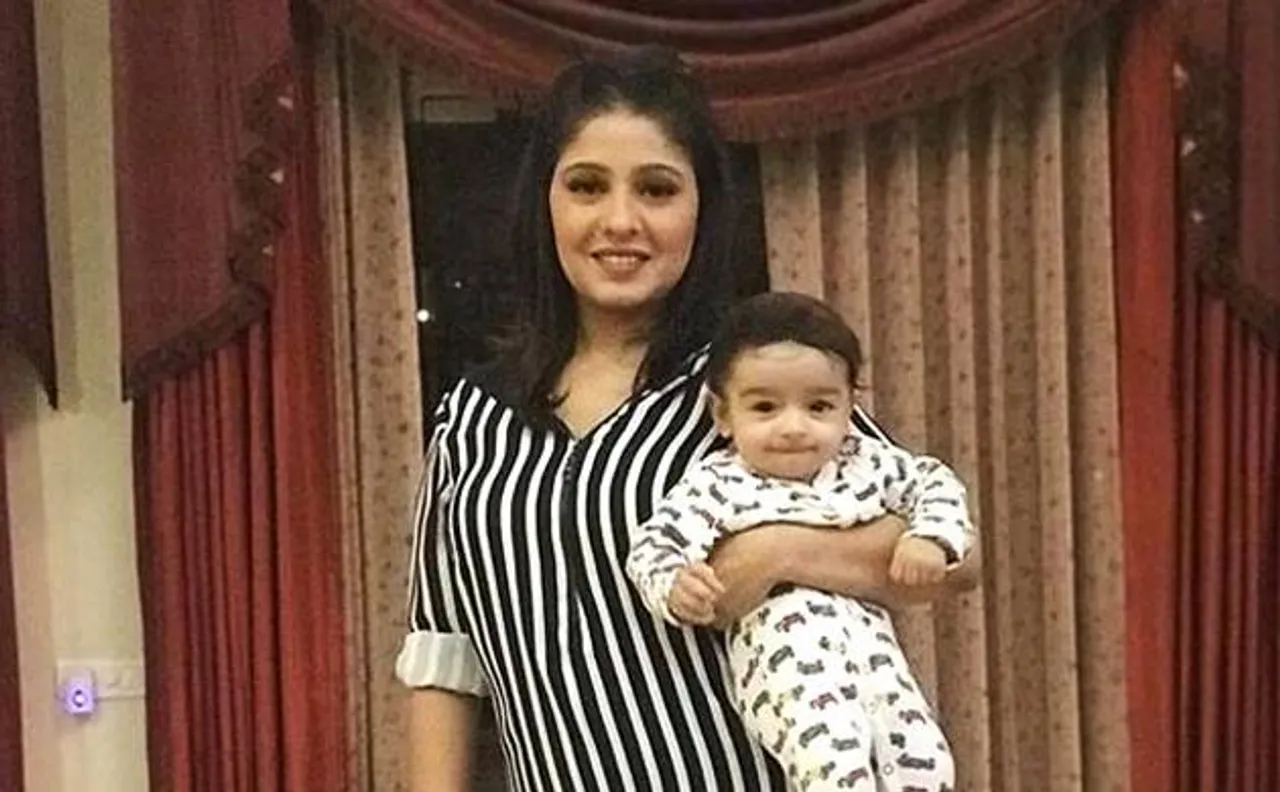 चार महीने बाद सुनिधि चौहान ने शेयर की अपने बेटे की पहली तस्वीर