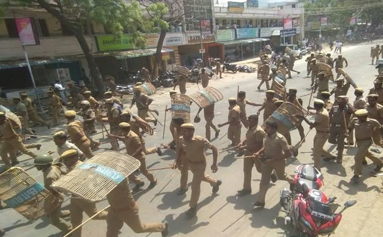 तूतीकोरिन हिंसा: मद्रास हाईकोर्ट ने राज्य सरकार से 6 जून तक मांगा जवाब, पूछा- क्यों हुई हिंसा?