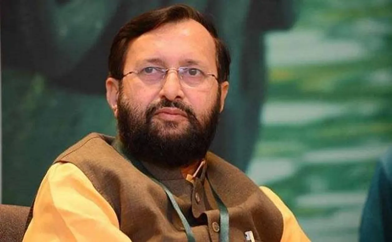 पेट्रोल-डीजल के दामों में बढ़ोतरी पर दीर्घकालिक समाधान ढूंढ रही सरकार: जावड़ेकर