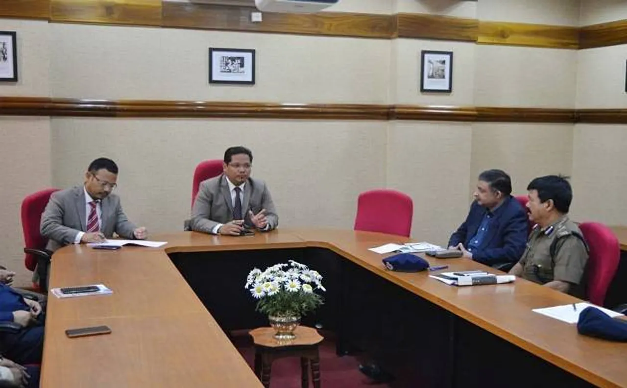 शिलांग में रविवार को कर्फ्यू में ढील, एसपीटीएस बस चालक से झड़प के बाद भड़की थी हिंसा
