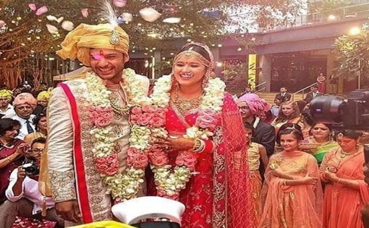 इंग्लैंड दौरे से पहले भारतीय बल्लेबाज मयंक अग्रवाल ने शुरू की एक नई पारी, गर्लफ्रेंड आशिता सूद से की शादी