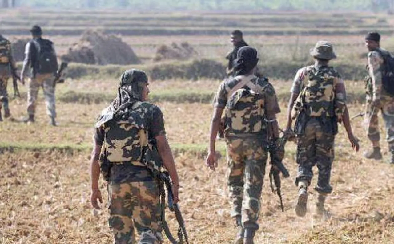 झारखंडः सीआरपीएफ और नक्सलियों के बीच मुठभेड़, एक जवान शहीद