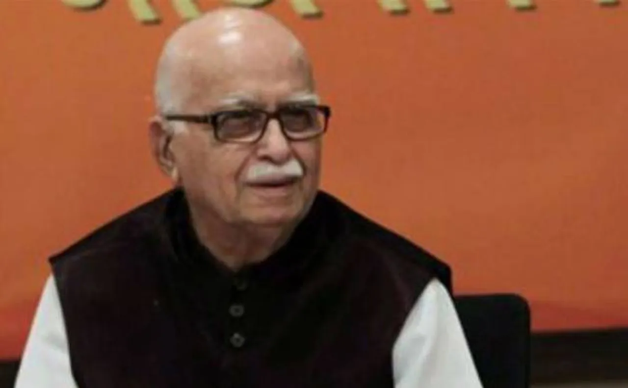 प्रणब का RSS मुख्यालय जाना ऐतिहासिक, शिष्टता व सद्भाव के नाते हुए शामिल: आडवाणी