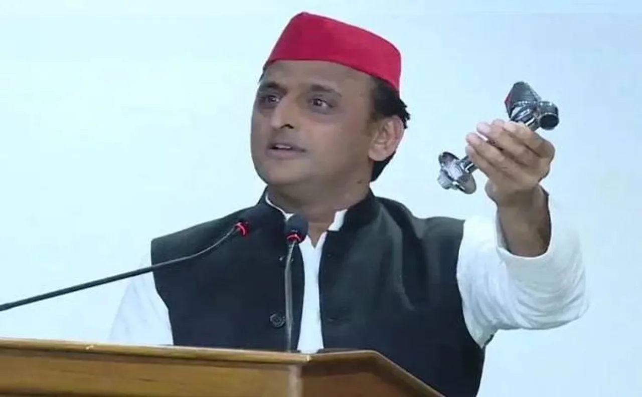 बंगला विवाद: अखिलेश यादव का हमला, कहा- उपचुनाव की हार से बौखलाई BJP