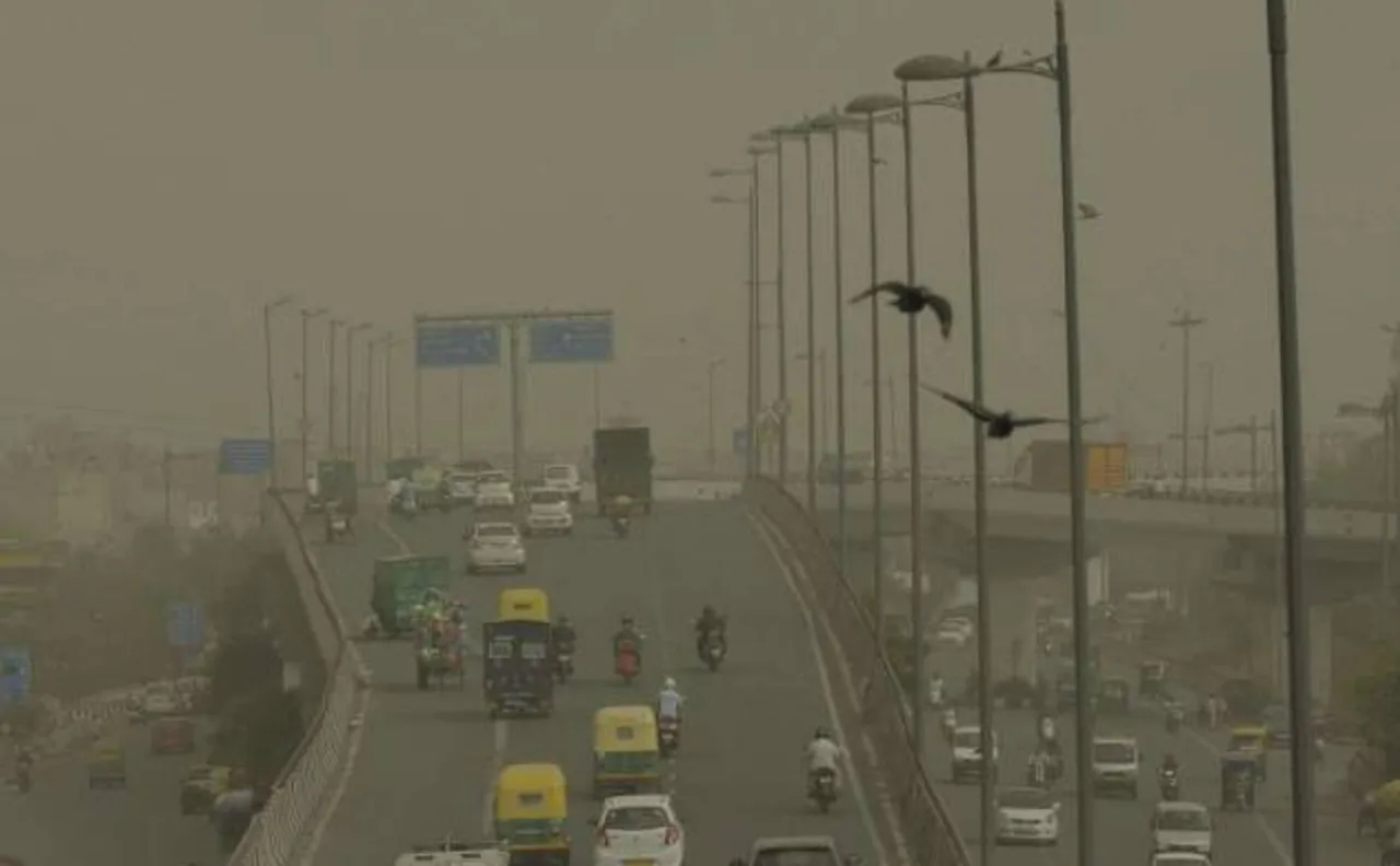 थम नहीं रहा दिल्ली-NCR में प्रदूषण का कहर, हवा हुई जहरीली