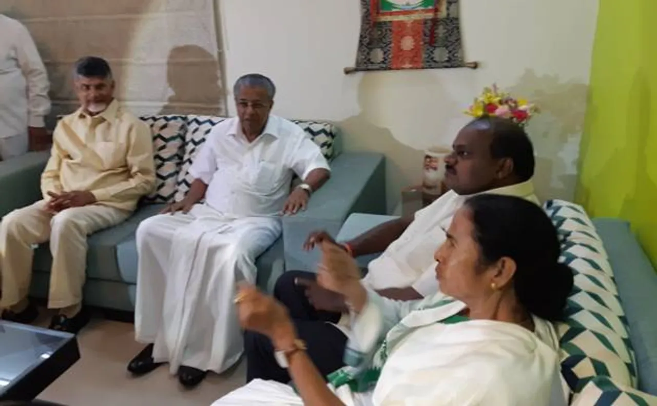 दिल्लीः ममता को केजरीवाल से मिलने की नहीं मिली इजाजत, तीन राज्यों के सीएम जाएंगे एलजी ऑफिस