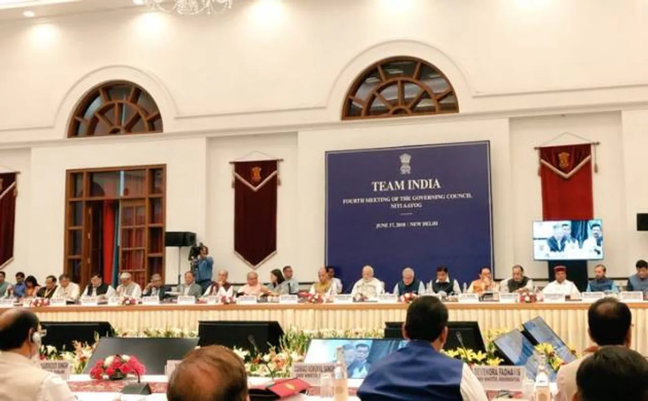 दिल्ली: पीएम मोदी की अध्यक्षता में नीति आयोग की चौथी बैठक शुरू,किसानों की आय पर होगी चर्चा