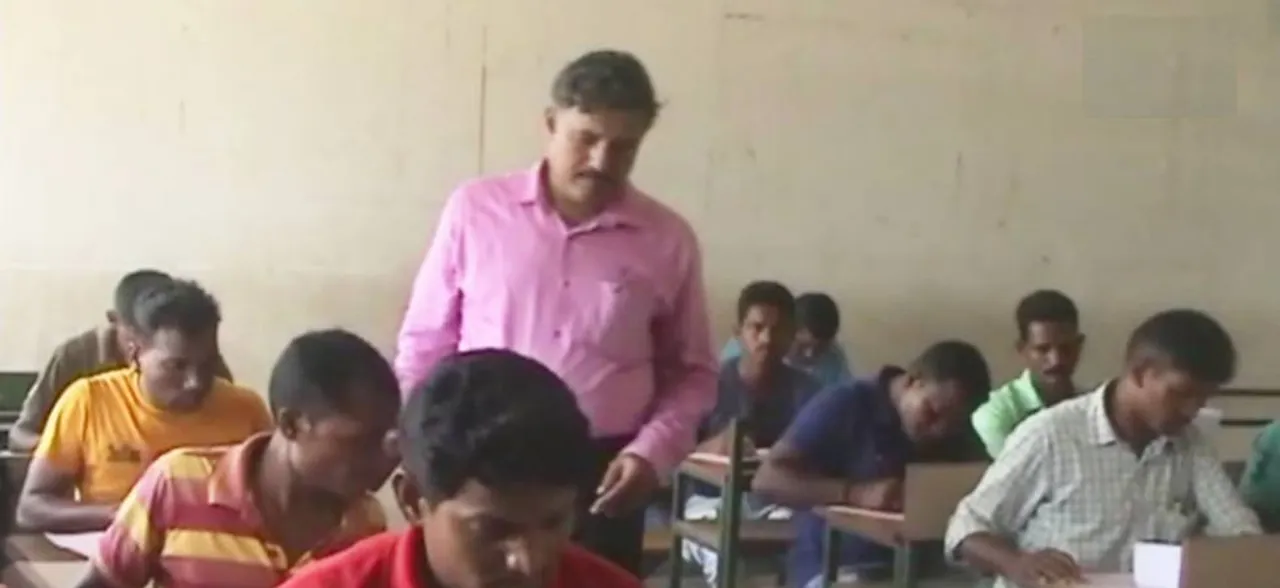 ओडिशा: प्रवेश परीक्षा देने के लिए 100 से ज्यादा नक्सलियों ने पुलिस के सामने किया सरेंडर, करेंगे डिग्री कोर्स
