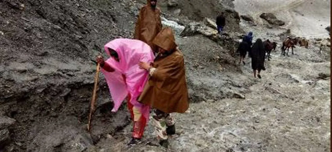 जम्मू-कश्मीर : बारिश के कारण रुकी अमरनाथ यात्रा फिर हुई शुरू, उफान पर झेलम नदी