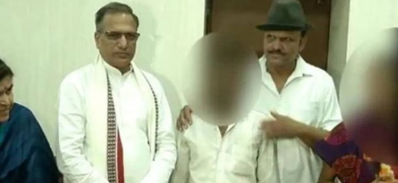 MP: मंदसौर रेप पीड़िता से मिलने पहुंचे सांसद तो विधायक ने परिजन से कहा- धन्यवाद बोलिए...