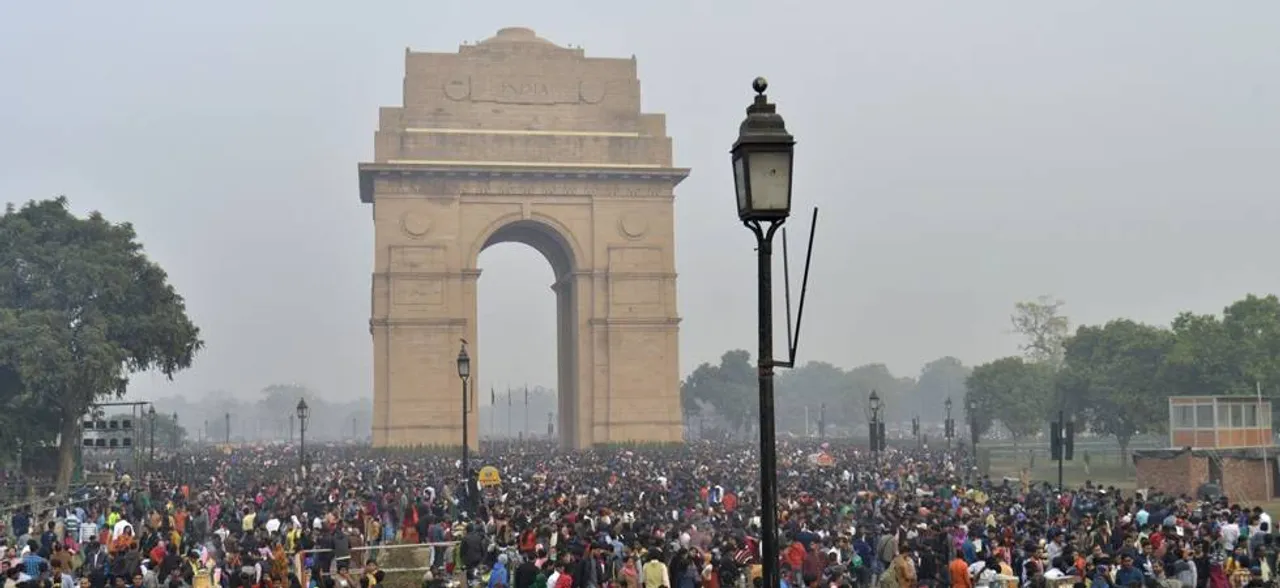 भूकंप के झटके से हिला दिल्ली-एनसीआर, दहशत में घरों से बाहर निकले लोग