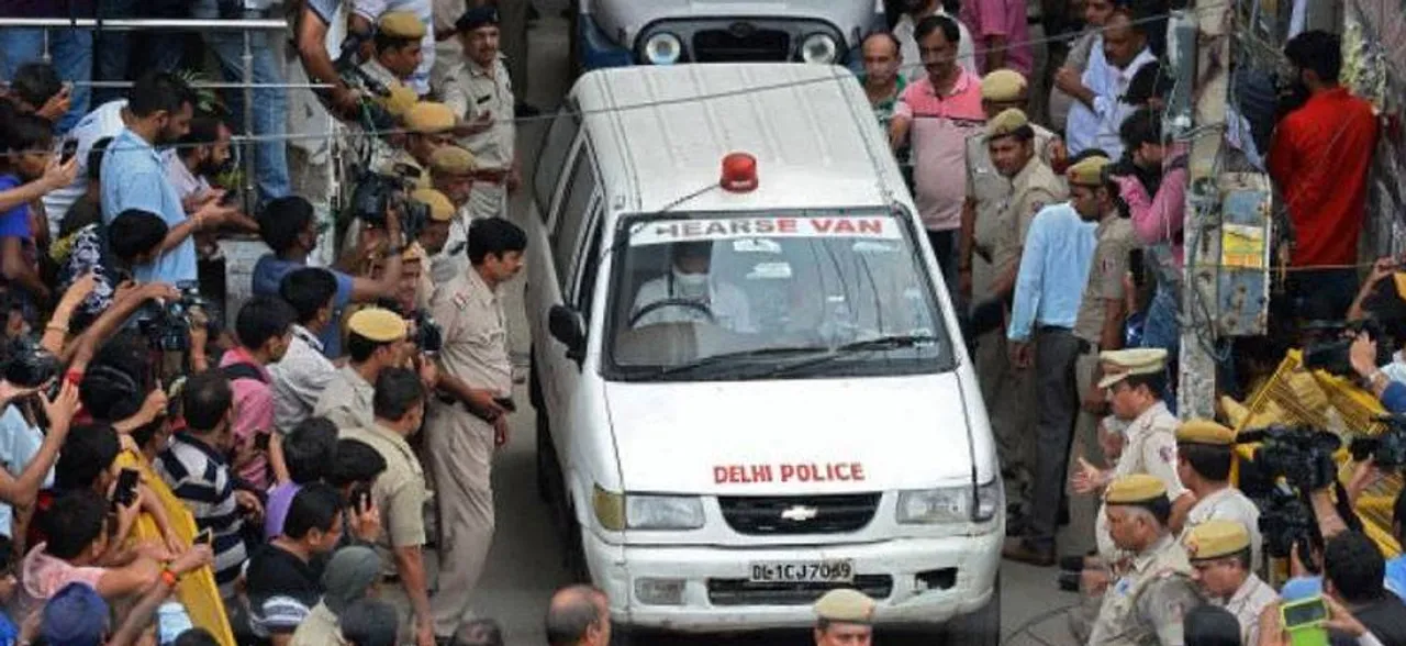 बुराड़ी कांड: 11 लोगों की रहस्यमयी मौत की पोस्टमॉर्टम रिपोर्ट जारी, जोर-जबरदस्ती का कोई संकेत नहीं