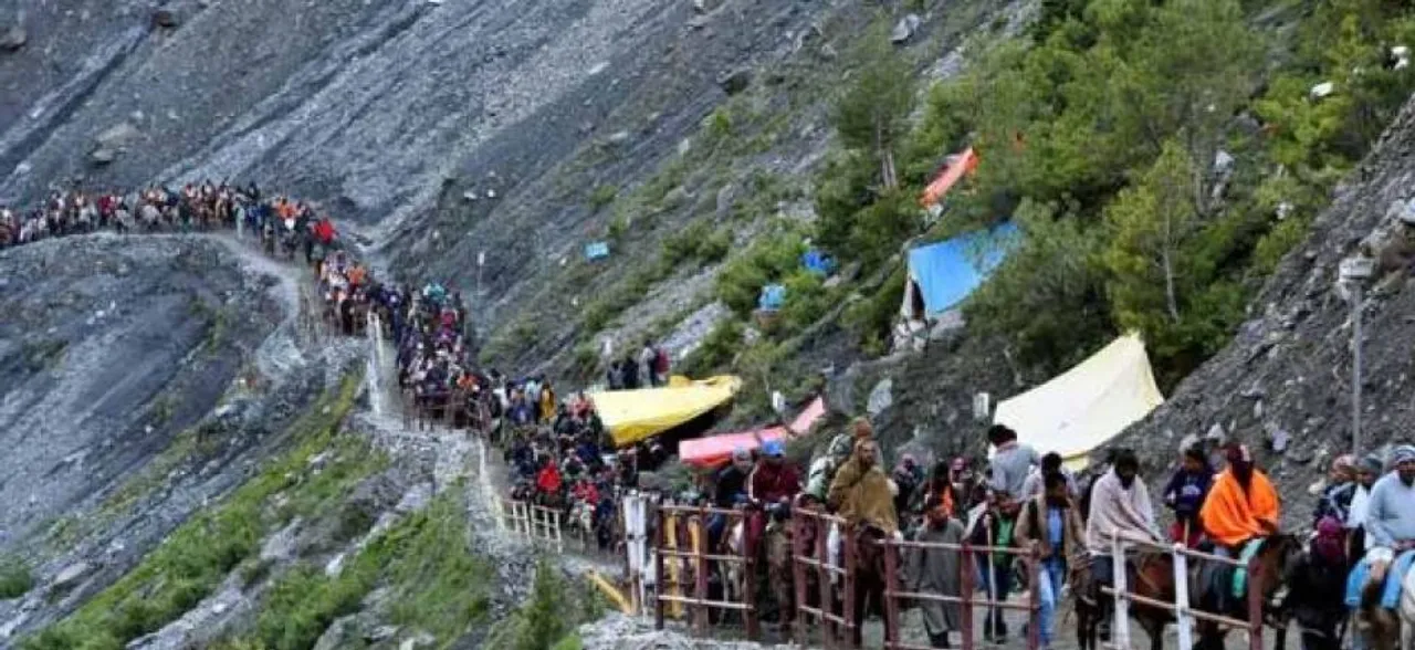 बारिश के आसार के बीच  3,499 तीर्थयात्रियों का एक और जत्था अमरनाथ यात्रा के लिए रवाना